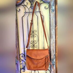 Elegant Tan Leather Crossbody Bag